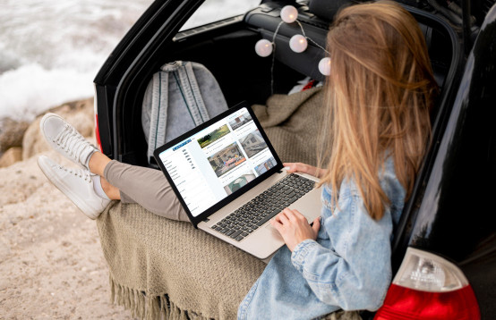 Bekijk het Camptoo aanbod op hun website rustig op je laptop onderweg